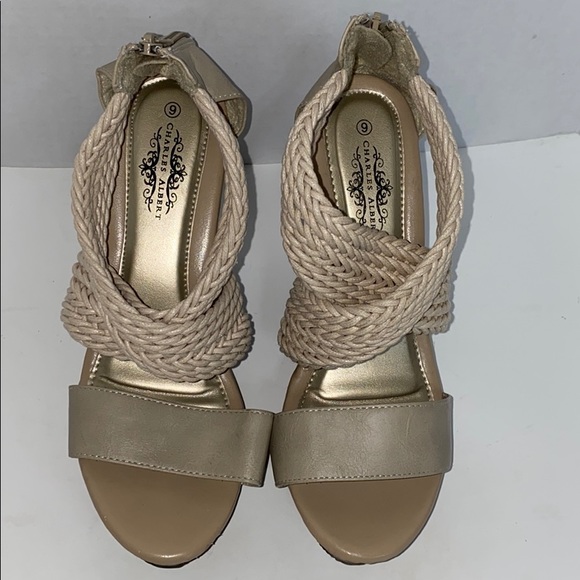 Sold- Charles Albert gold zip woven wedge sandals - Picture 3 of 13